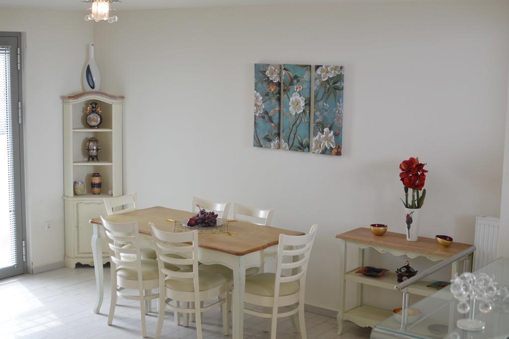 Sea View Beachfront Villa Maria กูเวส ภายนอก รูปภาพ
