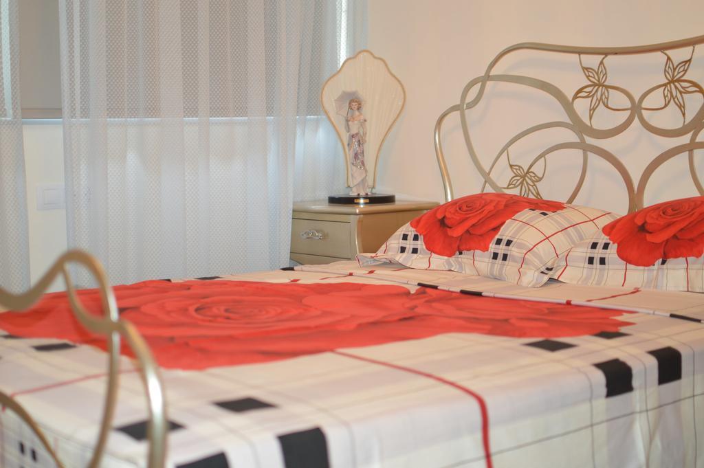 Sea View Beachfront Villa Maria กูเวส ภายนอก รูปภาพ