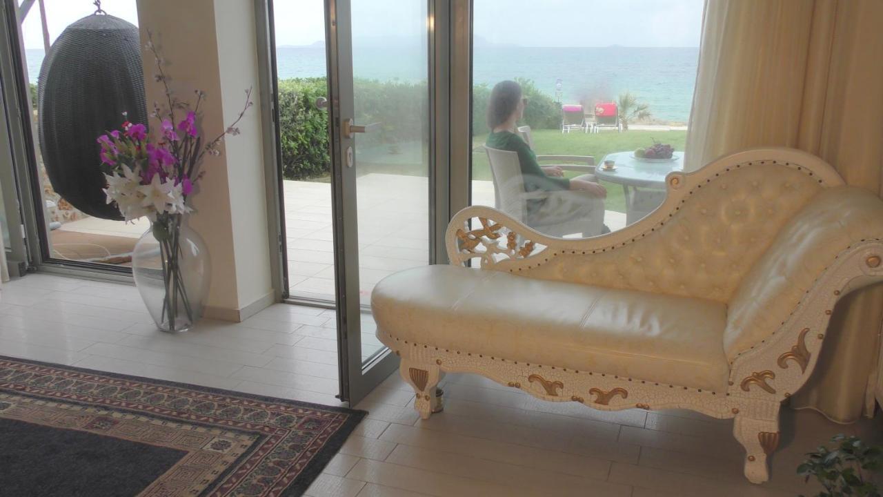 Sea View Beachfront Villa Maria กูเวส ภายนอก รูปภาพ