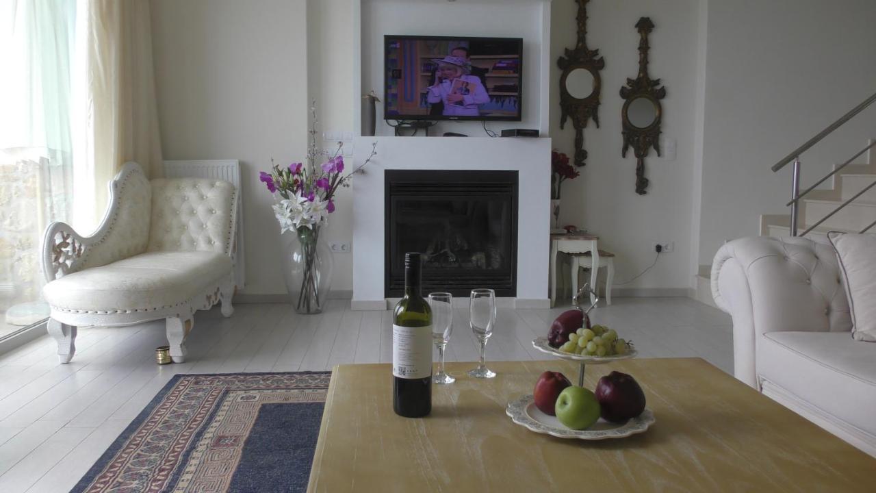 Sea View Beachfront Villa Maria กูเวส ภายนอก รูปภาพ